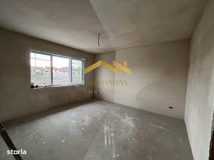 Casă cu 4 camere cu Teren 400 Mp în Sânmihaiu Român