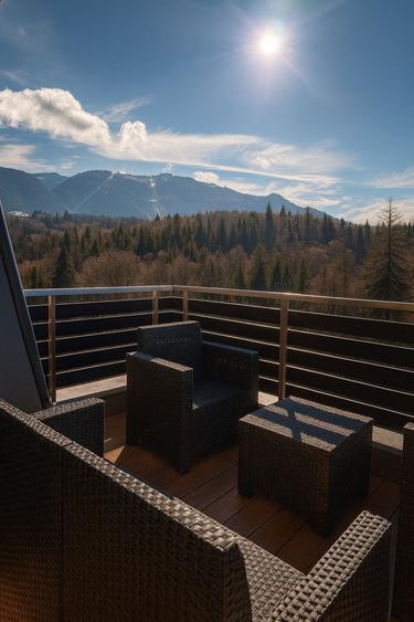 Penthouse cu 4 camere decomandat, mobilat în Poiana Brașov