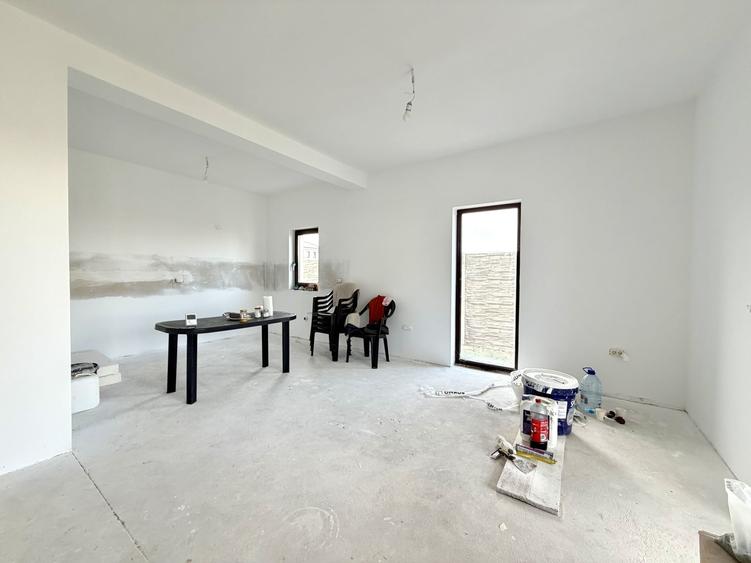 Duplex cu 5 camere cu Canalizare în Dumbrăvița