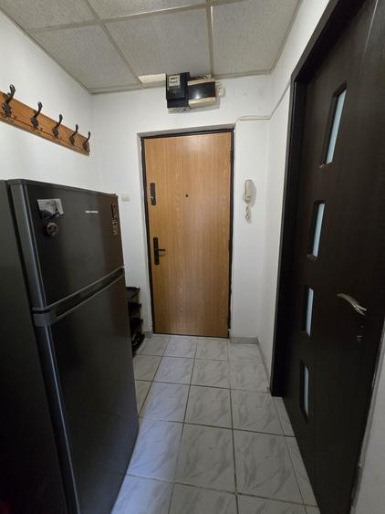 Apartament cu 2 camere semidecomandat în Giurgiului