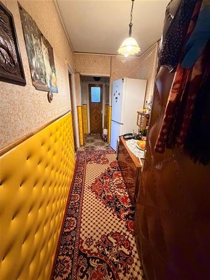 Apartament cu 3 camere decomandat în Alexandru cel Bun