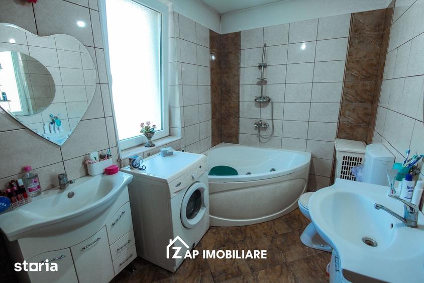 Casă cu 5 camere cu Teren 900 Mp în Unirii