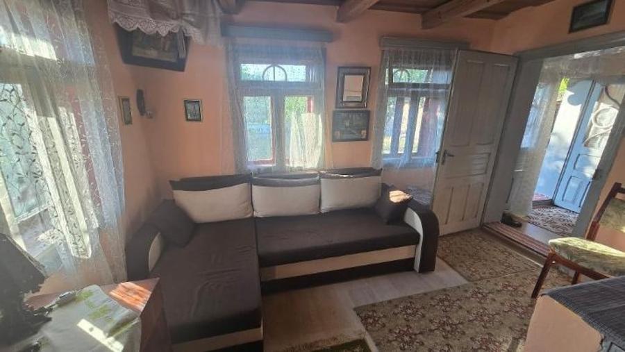Casă cu 2 camere cu Teren 4000 Mp în Băbiceni