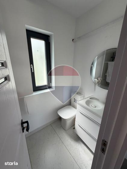 Casă cu 4 camere cu Teren 1200 Mp în Brestei