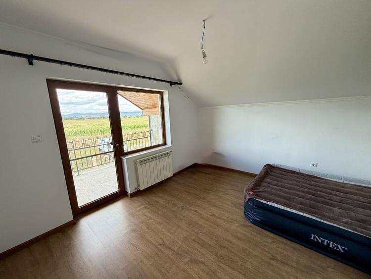 Casă individuală cu 4 camere cu Garaj în Aiud