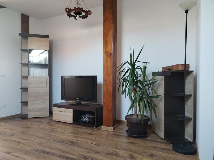 Duplex cu 5 camere cu Teren 1000 Mp în Nord-Est