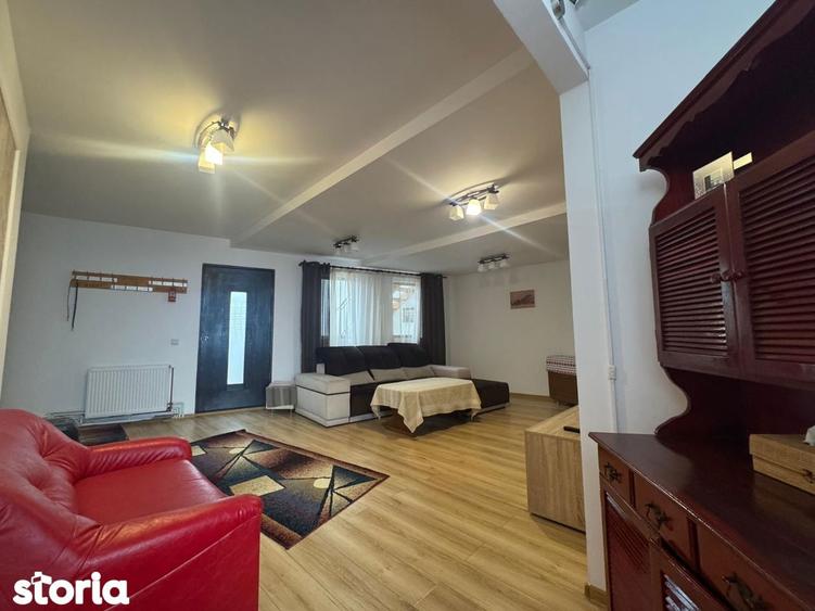 Apartament cu 4 camere în Schei