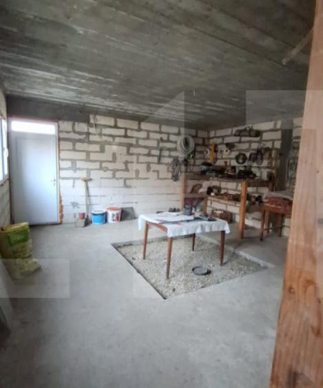 Casă cu 4 camere cu Teren 582 Mp în Teslui