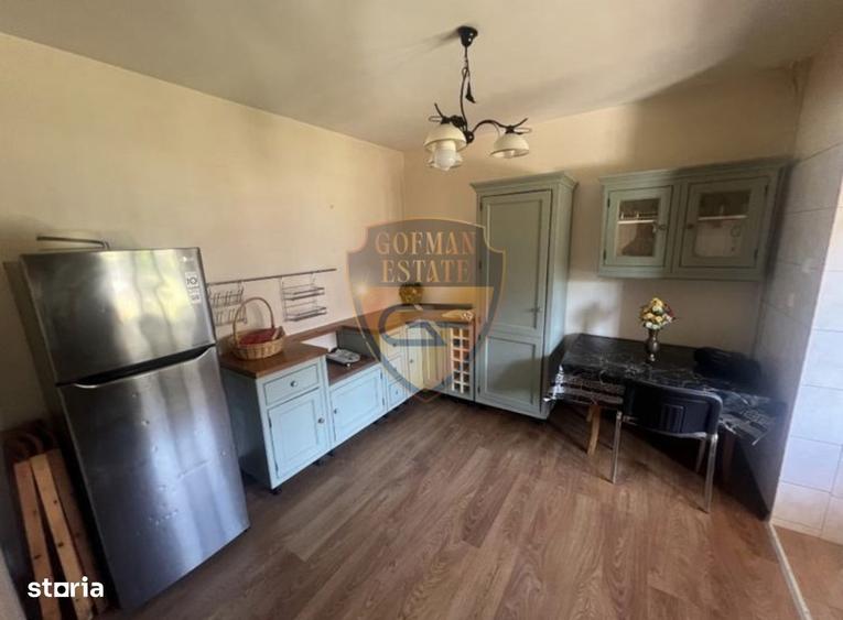 Casă cu 4 camere cu Teren 500 Mp în Lazu