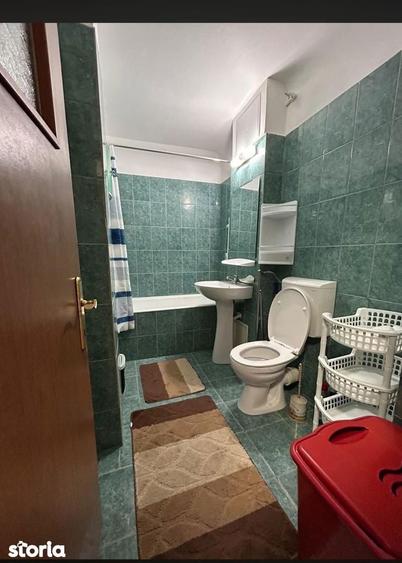 Apartament cu 2 camere decomandat în Calea București