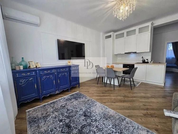 Apartament cu 3 camere semidecomandat, mobilat în Central