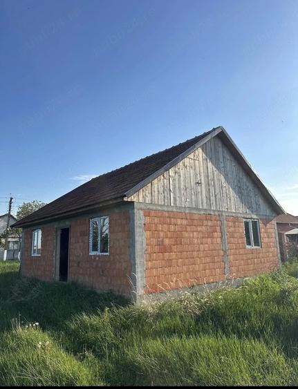 Casă cu Teren 1400 Mp în Central