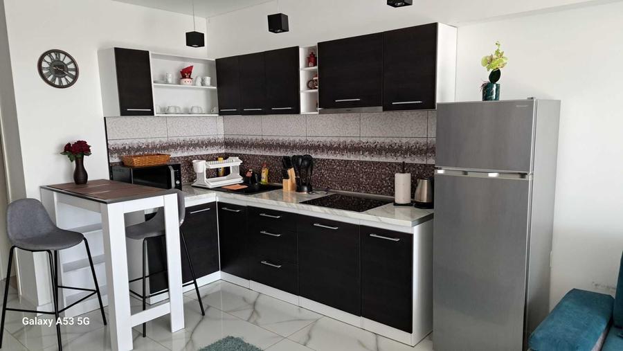 Apartament cu 2 camere semidecomandat în Central
