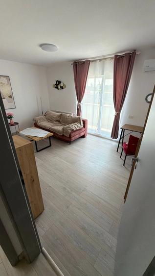 Apartament cu 2 camere decomandat în 1 Decembrie