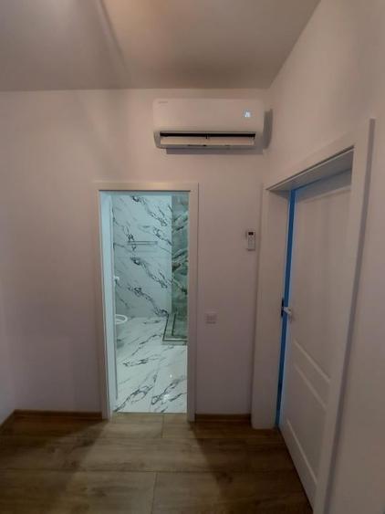 Apartament cu 3 camere semidecomandat, mobilat în Florești
