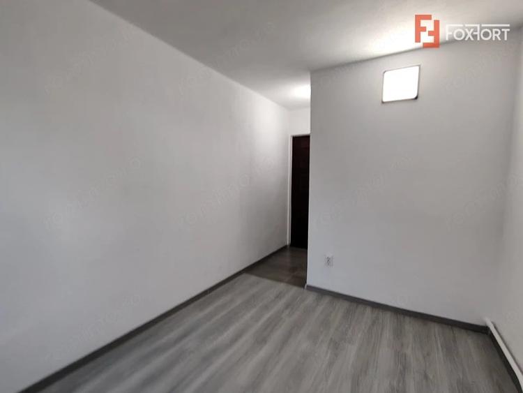Garsonieră decomandată în Poltur