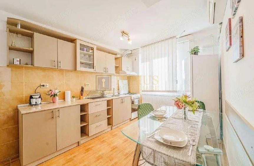 Apartament cu 3 camere decomandat, mobilat în Cetății