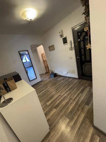 Apartament cu 3 camere decomandat în Pantelimon