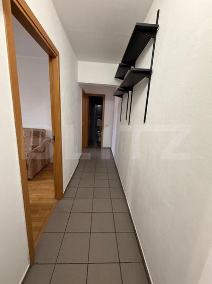 Apartament cu 3 camere decomandat, mobilat în Tractorul