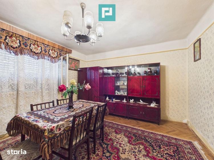 Casă cu 4 camere în Feniș