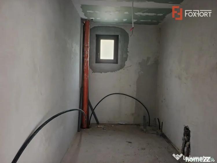 Casă cu 5 camere cu Teren 747 Mp în Sânandrei