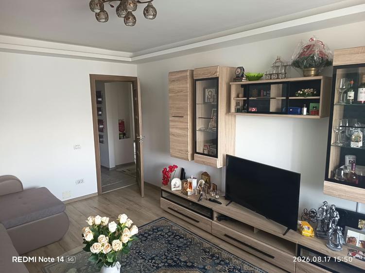 Apartament cu 2 camere decomandat în Triaj