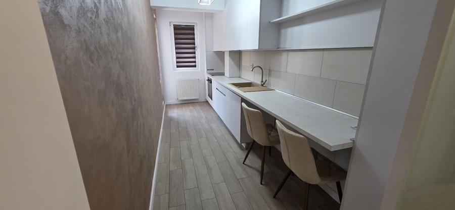 Apartament cu 2 camere decomandat în Apusului