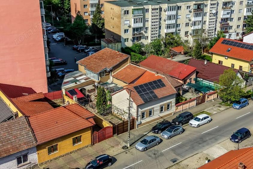 Casă cu 8 camere cu Teren 342 Mp în Șega
