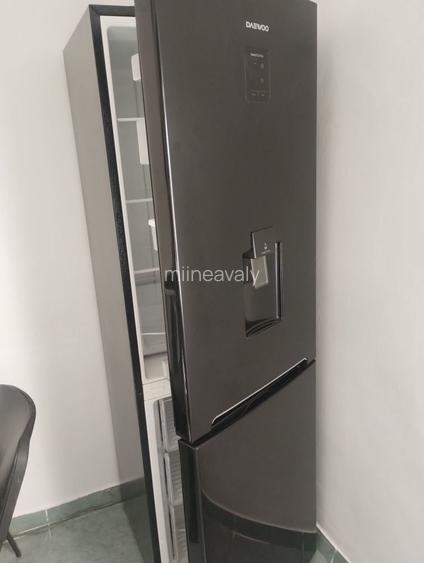 Apartament 2 camere confort semidecomandat 1 spatios.