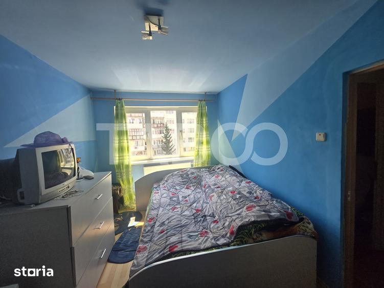 Apartament cu 2 camere semidecomandat, mobilat în Mihai Viteazul