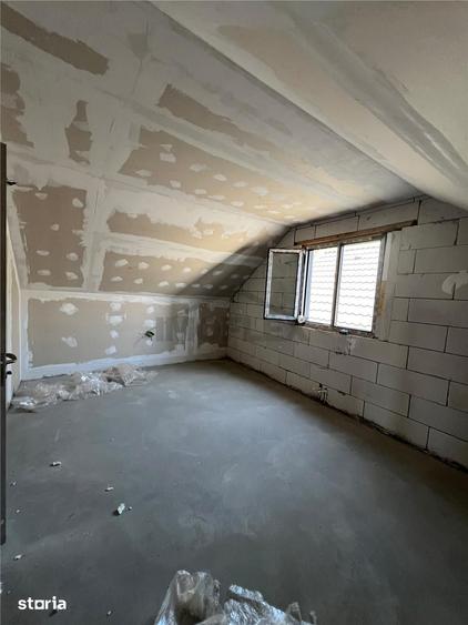 Casă cu 4 camere cu Teren 230 Mp în Lumina