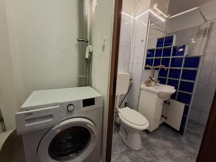 Apartament cu 3 camere semidecomandat, mobilat în Tomis Nord