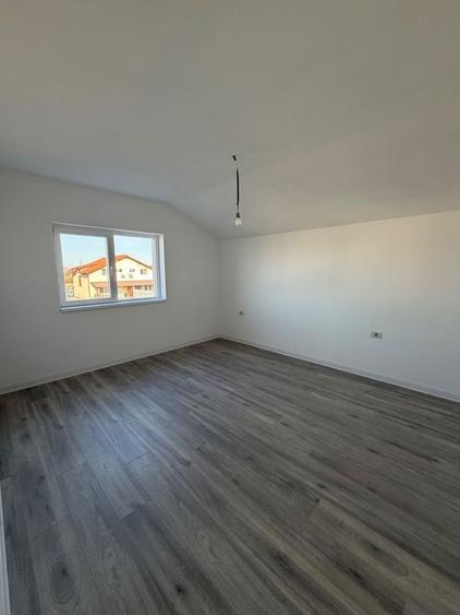 Casă individuală cu 4 camere cu Teren 560 Mp în Moșnița Nouă