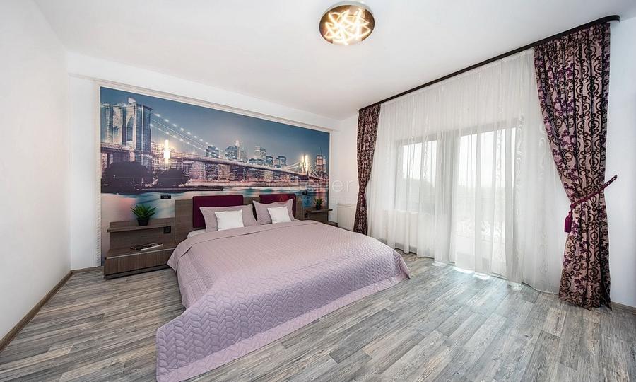 Casă individuală cu 12 camere cu Piscina în Crizbav