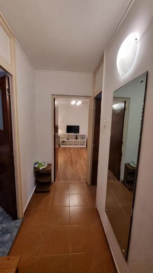 Garsonieră decomandată în Tei