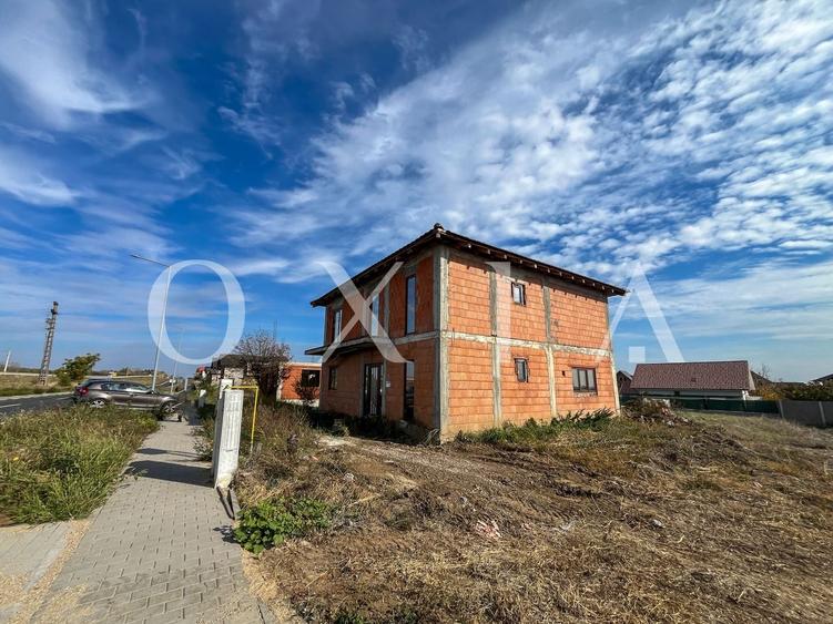 Casă individuală cu 5 camere cu Canalizare în Giarmata