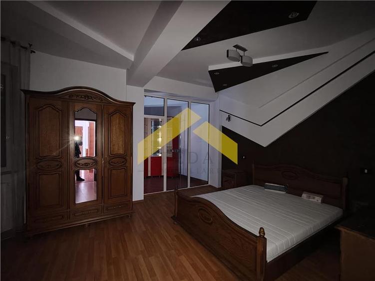 Apartament cu 3 camere semidecomandat în Ultracentral