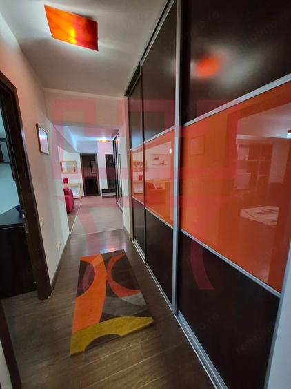 Apartament cu 3 camere semidecomandat în Plopilor