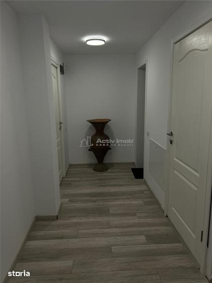 Casă cu 5 camere cu Teren 500 Mp în Crevedia