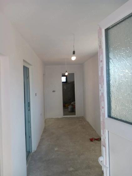 Casă cu Teren 385 Mp în Pecineaga