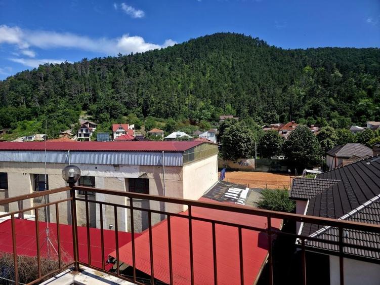Casă individuală cu 3 camere cu Teren 205 Mp în Central