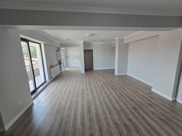 Apartament cu 2 camere semidecomandat în Dămăroaia