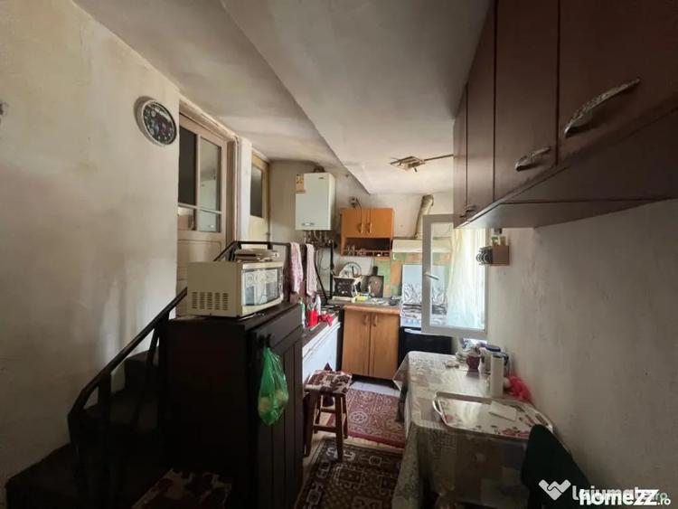 Casă cu 5 camere cu Teren 468 Mp în Central