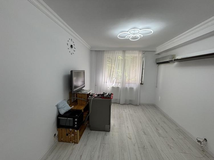 Apartament cu 3 camere decomandat, mobilat în Theodor Pallady