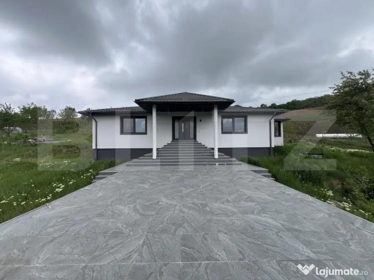 Casă cu 3 camere cu Teren 2600 Mp în Râciu