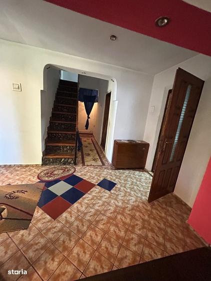 Casă cu 3 camere în Central