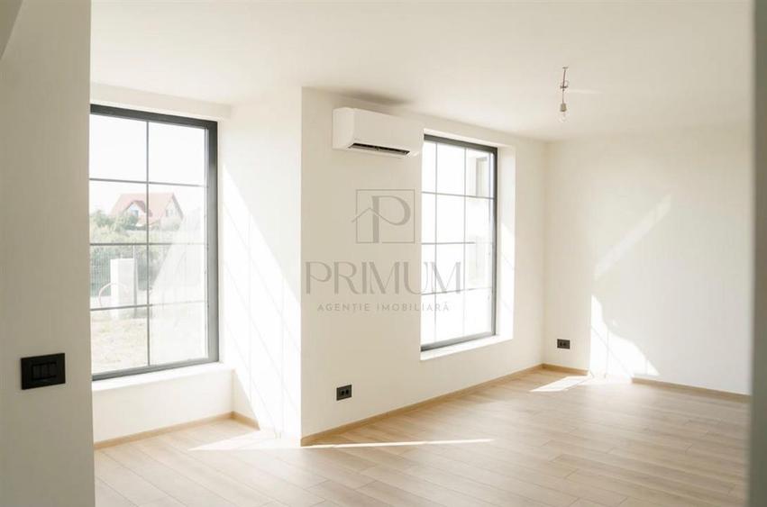 Duplex cu 6 camere cu Canalizare în Moșnița Nouă