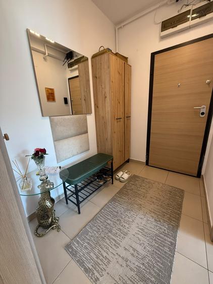 Apartament cu 2 camere semidecomandat, mobilat în Băneasa