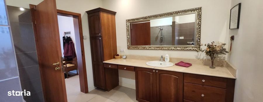 Casa in Ghimbav, S+P+M, 8 camere, suprafata utila 300 mp, teren 736 mp - 18