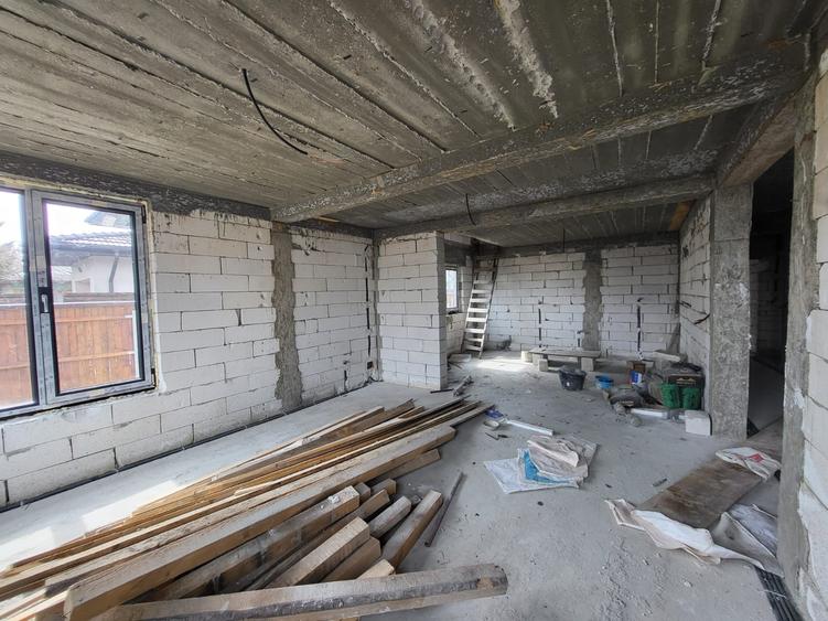 Casă individuală cu 3 camere cu Teren 355 Mp în Tunari